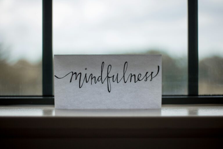 ﻿Mindful Living: How to Practice Mindfulness for a More Fulfilling Life